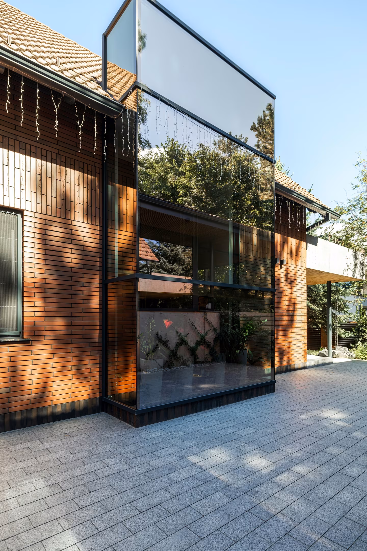 Transparency depends on the details between surfaces.