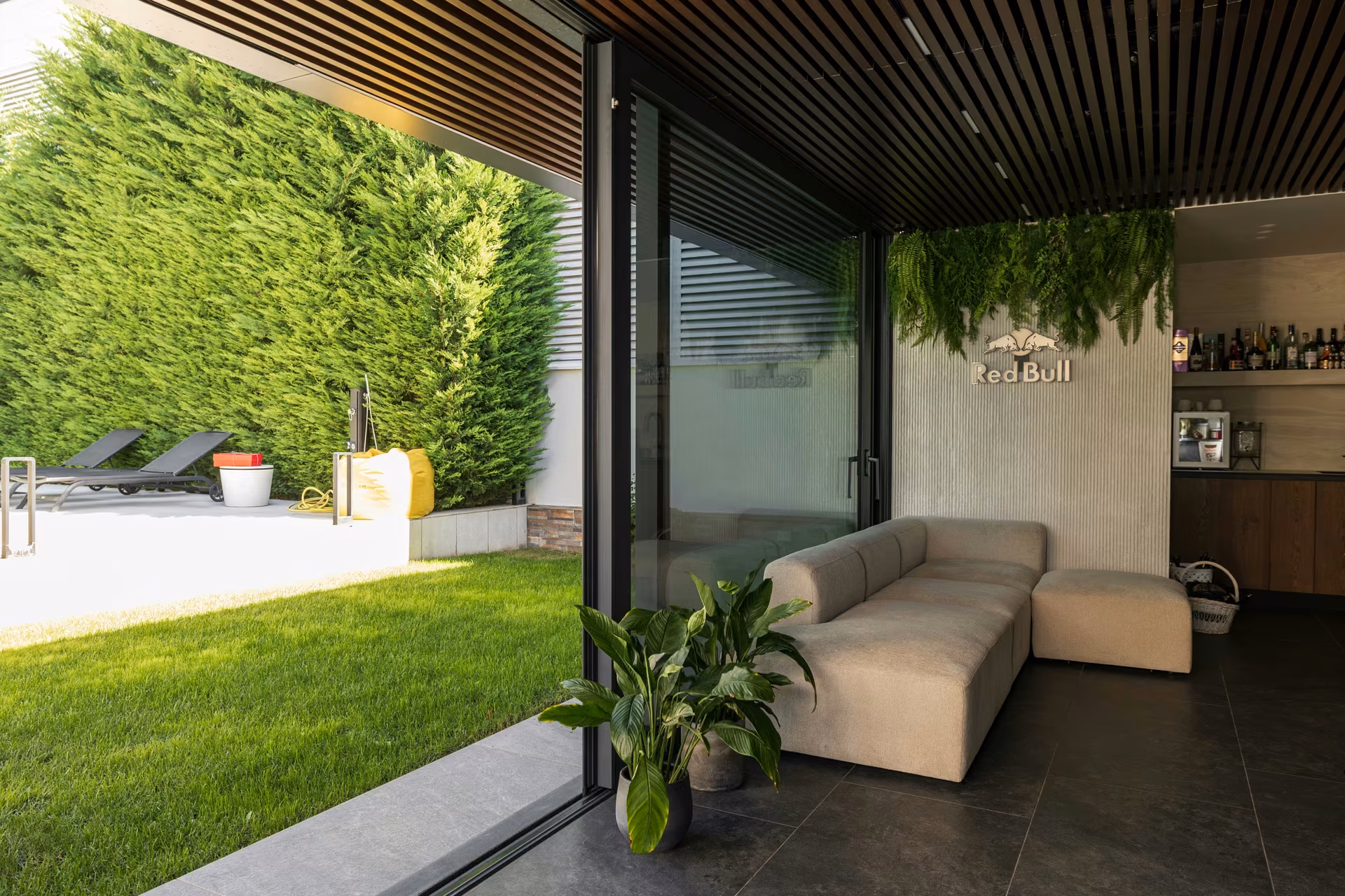 Large Windows, More Natural Light. How Glazing Transforms a Home
