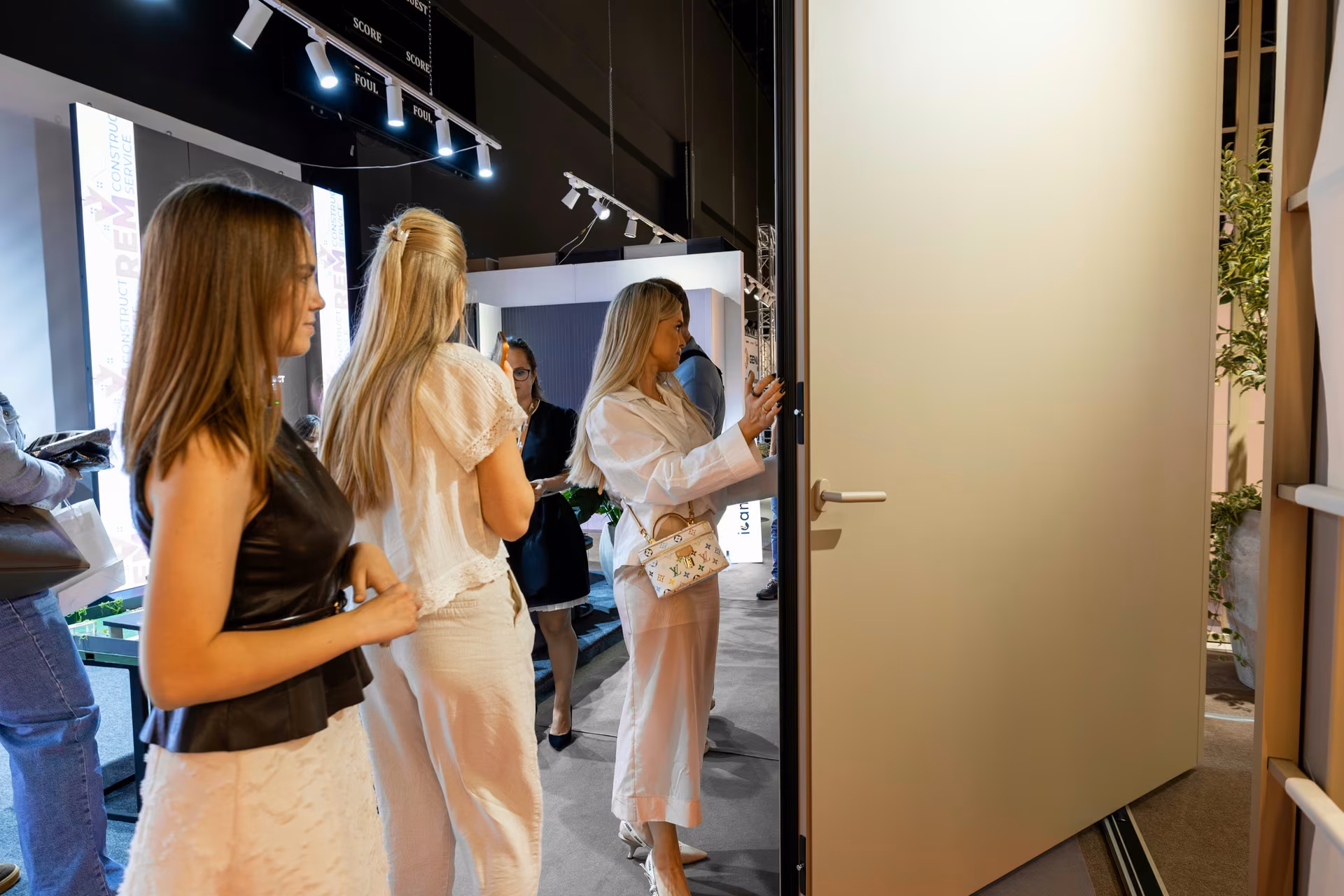 A 3.5-Metre Pivot Door. Plastregal at Moldova Urban Days 2026